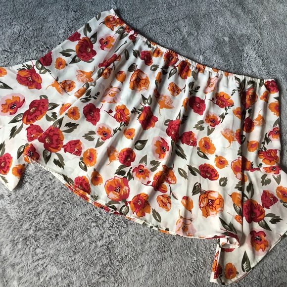 NOT FOR SALE RIGHT NOW! Floral Off The Shoulder Bell Sleeve Forever 21 - Picture 5 of 8